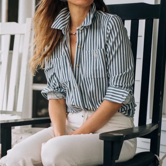 Faherty Tops - FAHERTY Legend sweater shirt navy blazer stripe medium $168 SUPER SOFT